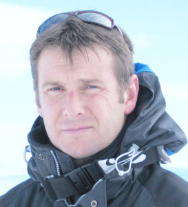 PORTRAIT-Patrick-ARNAUD-web-273x300 Patrick Arnaud, Directeur Général de SCV Domaine skiable, filiale de la Compagnie des Alpes.