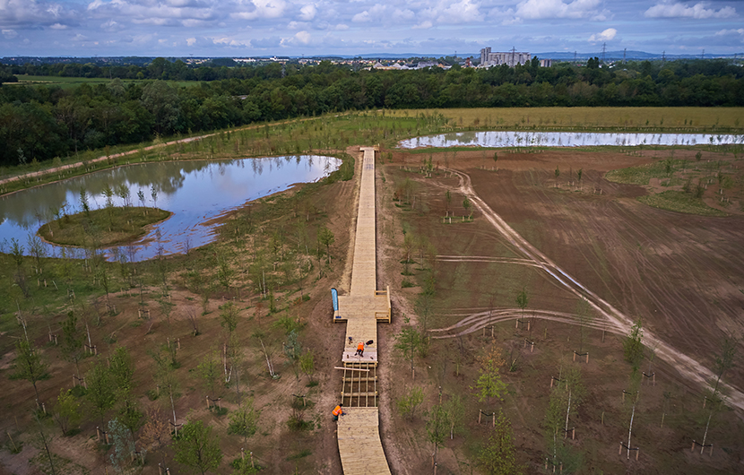 2020 - Dreal bourgogne - Construction platelage bois pour promenade ©DPCarr - CDC Biodiversité 2020 - Dreal bourgogne - Construction platelage bois pour promenade ©DPCarr - CDC Biodiversité