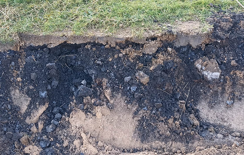 Pollution des sols aux scories, résidus métalliques a priori issus des anciens hauts fourneaux de Boulogne-sur-Mer Pollution des sols aux scories, résidus métalliques a priori issus des anciens hauts fourneaux de Boulogne-sur-Mer